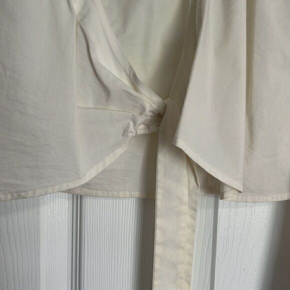 BCBGMaxazria Cream Colored Top - Cropped Open Long Sleeve - Size 4 - Picture 3 of 6